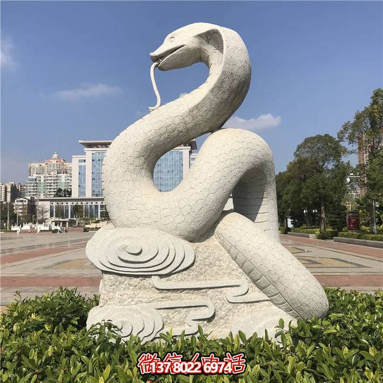 传统风格大理石蛇雕塑，摆放于广场，给您带来完美视觉享受